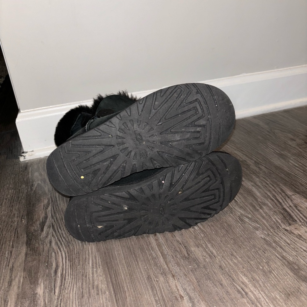 Ugg Mini Bailey Button - image 6